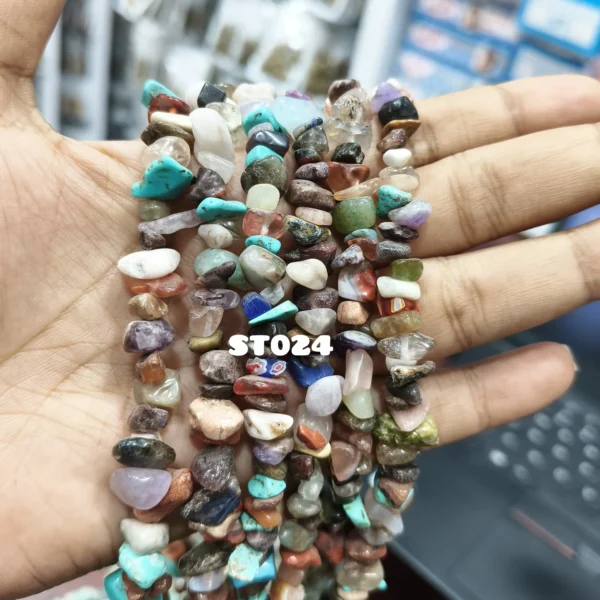 UNCUT BEADS 24