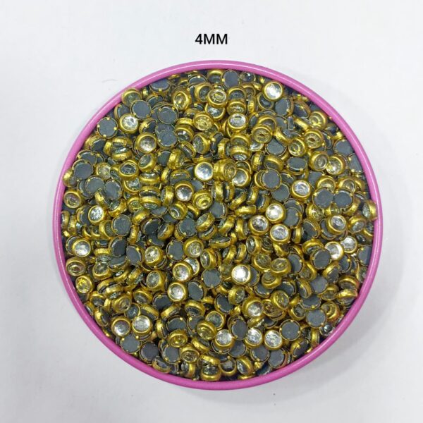 ROUND WHITE KUNDAN (4MM)