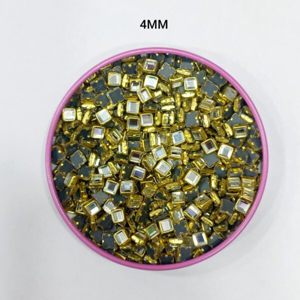 SQUARE WHITE KUNDAN (4MM)