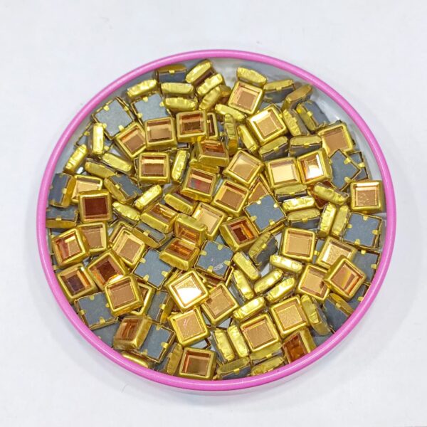 SQUARE GOLD KUNDAN (8MM)