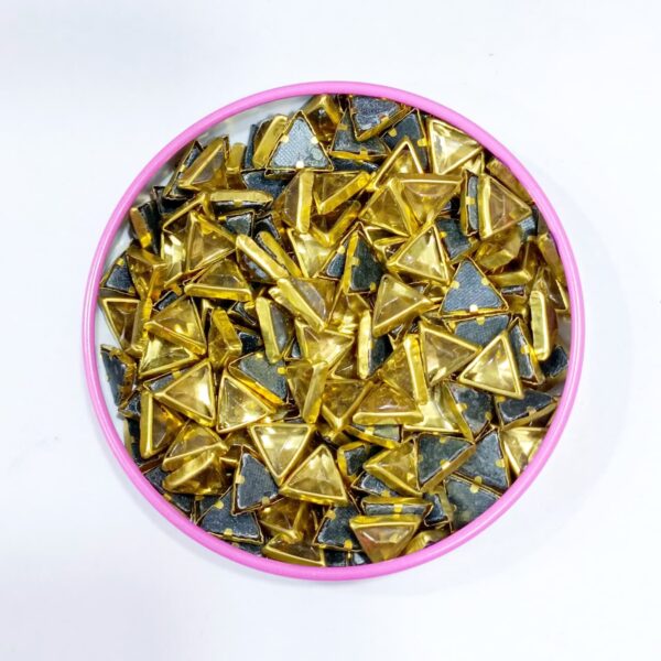 TRIANGLE GOLD KUNDAN (8*8*8)